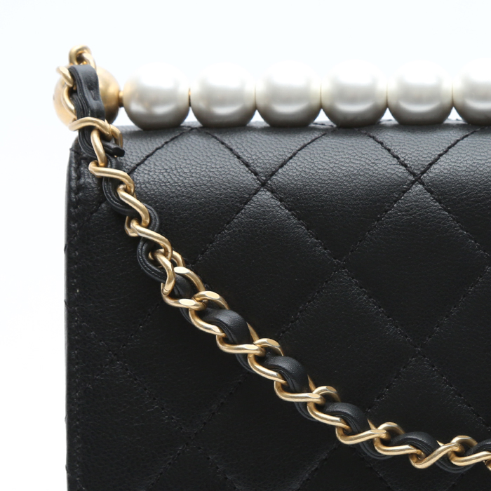 Borsa a tracolla Chanel   in pelle trapuntata nera - Detail D1