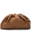Bottega Veneta  Pouch pouch  in brown leather - Detail D7 thumbnail