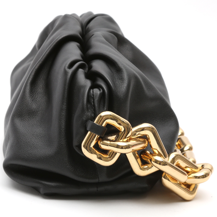 Bottega Veneta Pouch handbag in black leather - Detail D5
