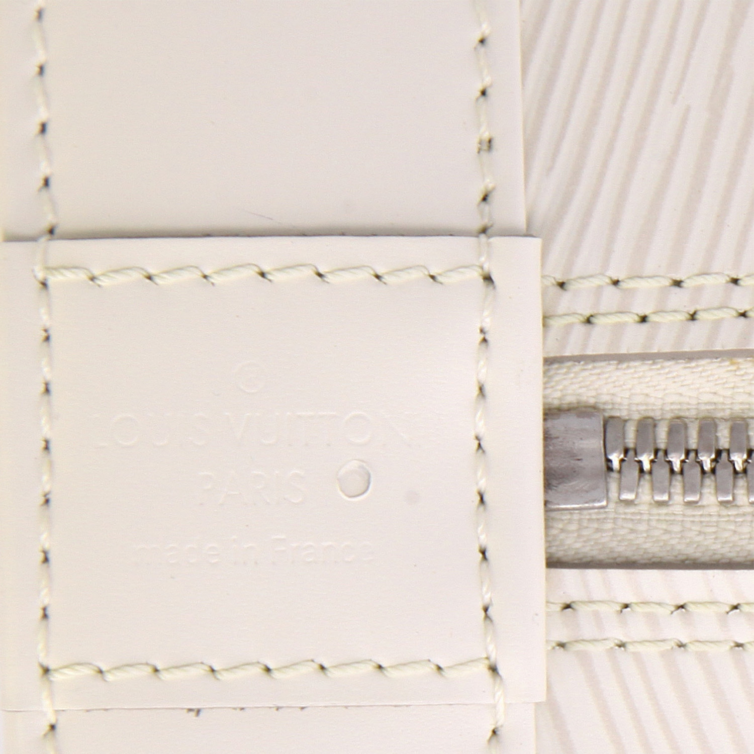 Bolso de mano Louis Vuitton  Alma modelo mediano  en cuero Epi blanco - Detail D9