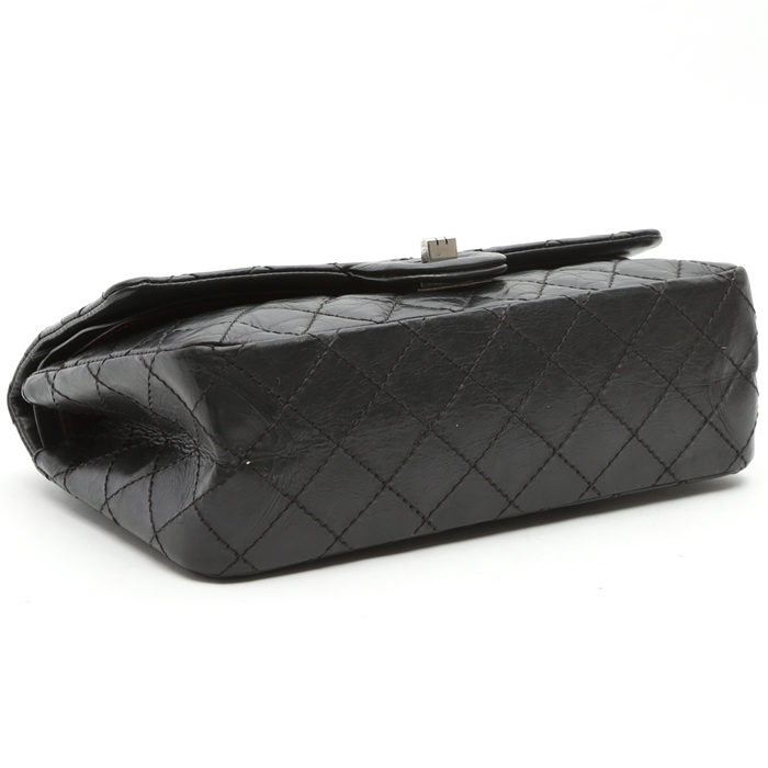 Sac bandoulière Chanel Chanel 2.55 en cuir matelassé noir - Detail D4