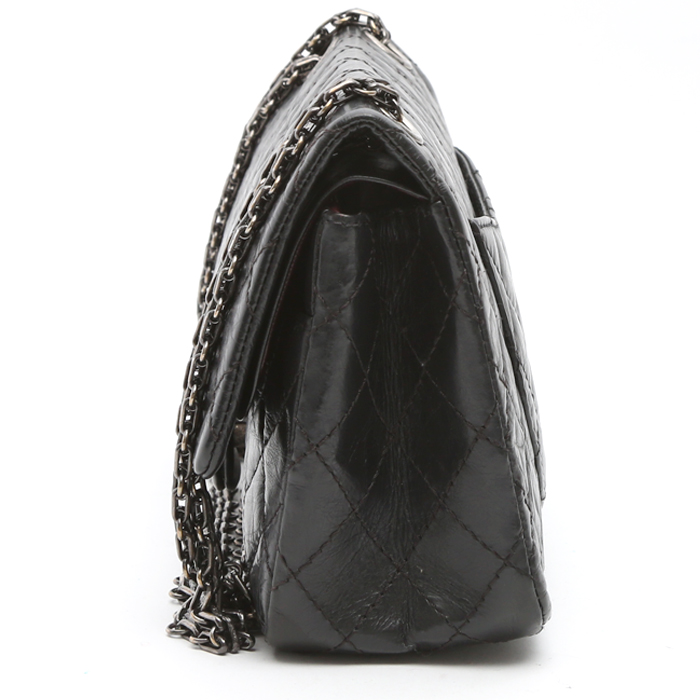 Sac bandoulière Chanel Chanel 2.55 en cuir matelassé noir - Detail D6