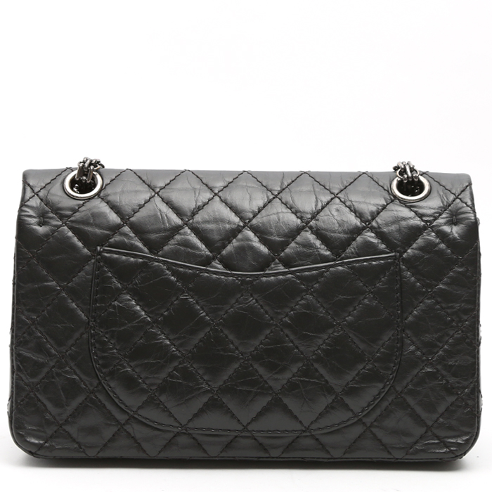 Sac bandoulière Chanel Chanel 2.55 en cuir matelassé noir - Detail D7