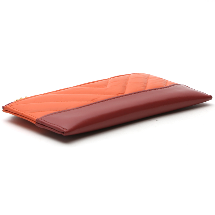 Chanel Gabrielle wallet in orange quilted leather and burgundy leather - Detail D4