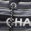 Shopping bag Chanel  Deauville in tela tricolore beige nera e blu e pelle blu marino - Detail D1 thumbnail