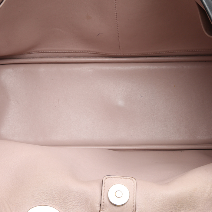 Sac cabas Dior  Diorissimo petit modèle  en cuir noir et cuir verni bleu - Detail D2