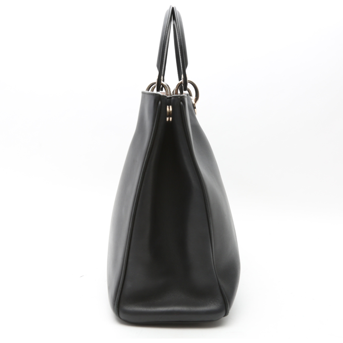 Shopping bag Dior  Diorissimo modello piccolo  in pelle nera e pelle verniciata blu - Detail D6