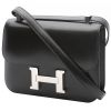 Bolso bandolera Hermès  Constance en cuero box negro - 00pp thumbnail