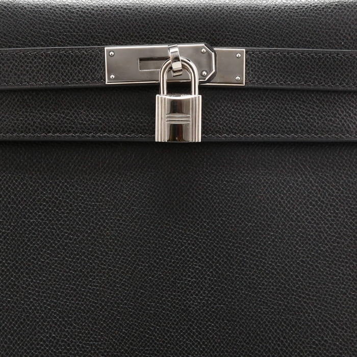 Hermès  Kelly 32 cm handbag  in black epsom leather - Detail D1
