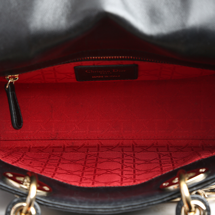 Bolso de mano Dior  Lady Dior modelo pequeño  en cuero cannage negro - Detail D6