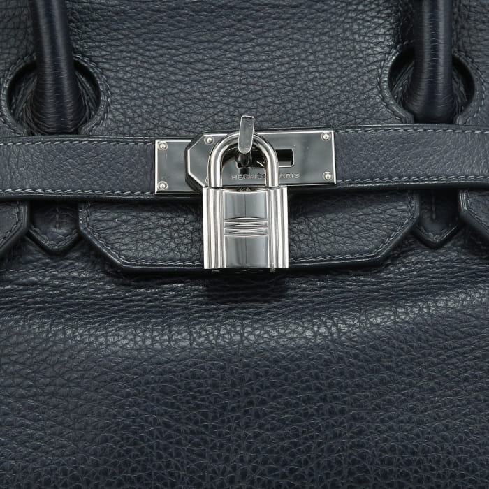 Hermès  Birkin Shoulder bag worn on the shoulder or carried in the hand  in navy blue leather taurillon clémence - Detail D1