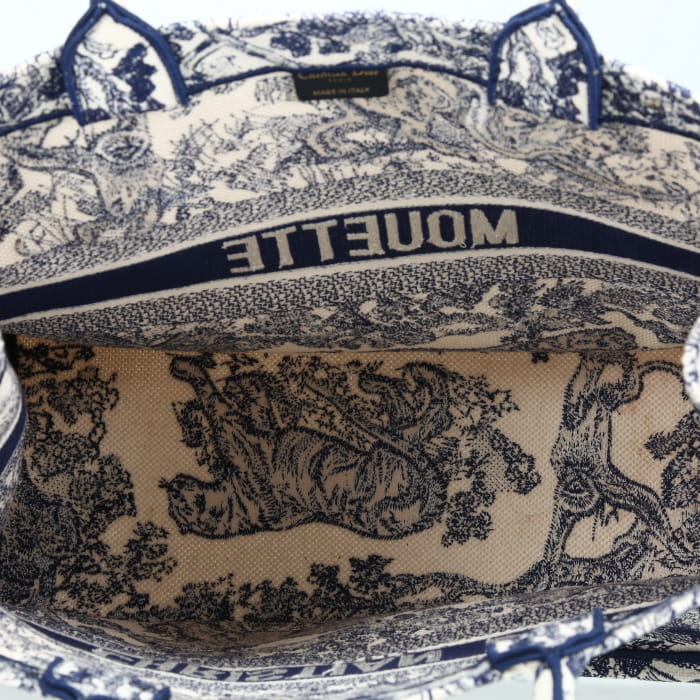 Dior  Book Tote shopping bag  in blue and white monogram canvas Oblique - Detail D8