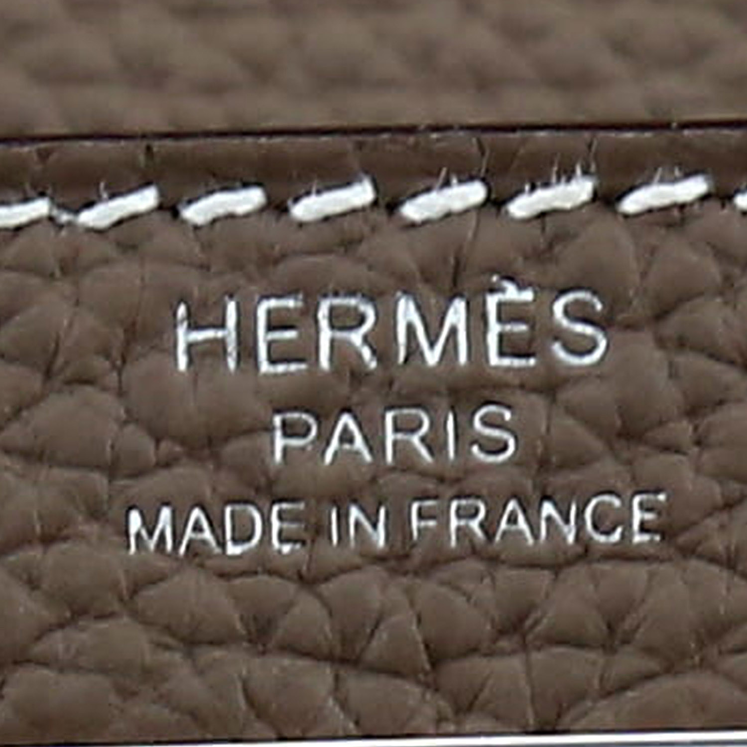 Hermès  Kelly 28 cm handbag  in etoupe togo leather - Detail D9