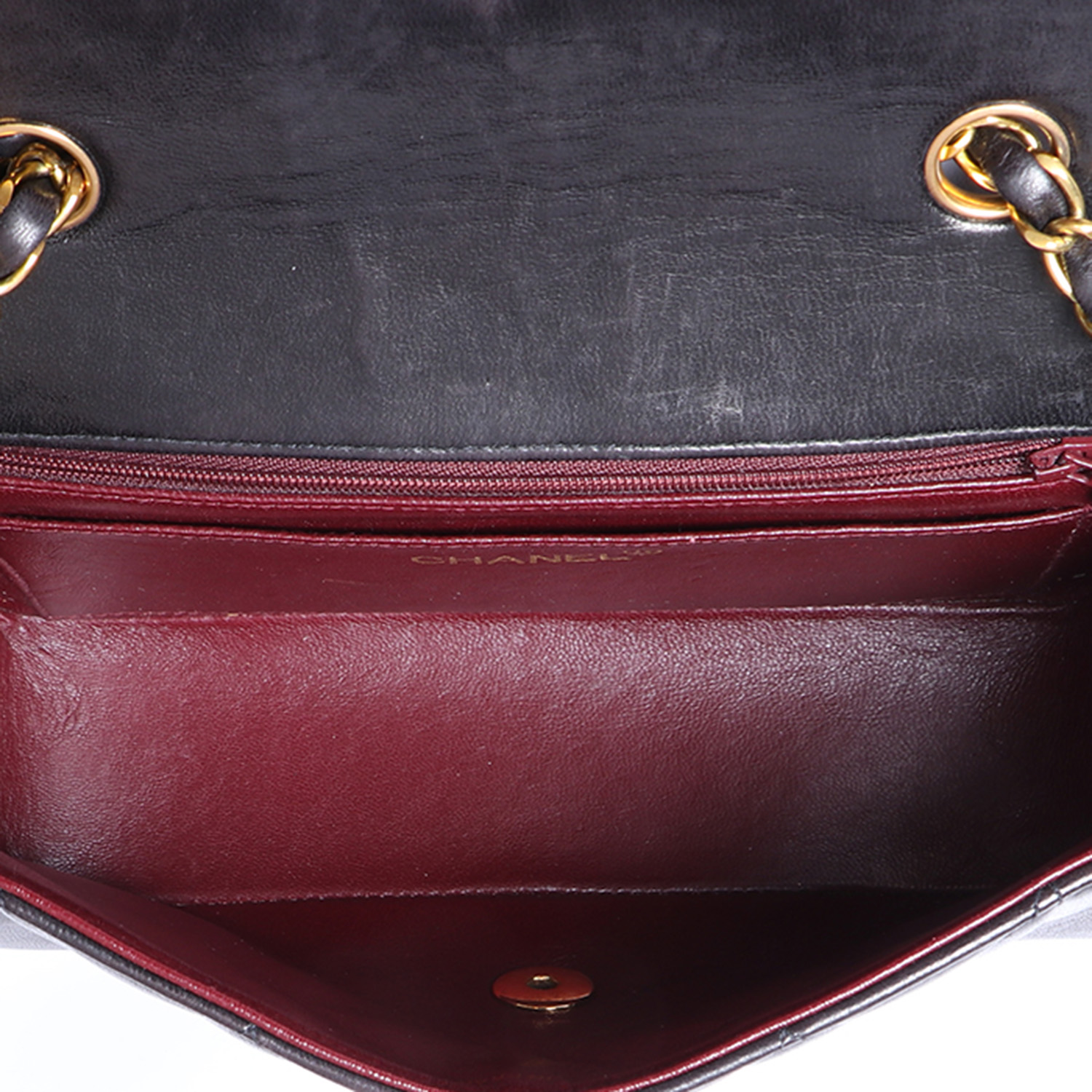 Sac bandoulière Chanel  Diana en cuir matelassé marron - Detail D2