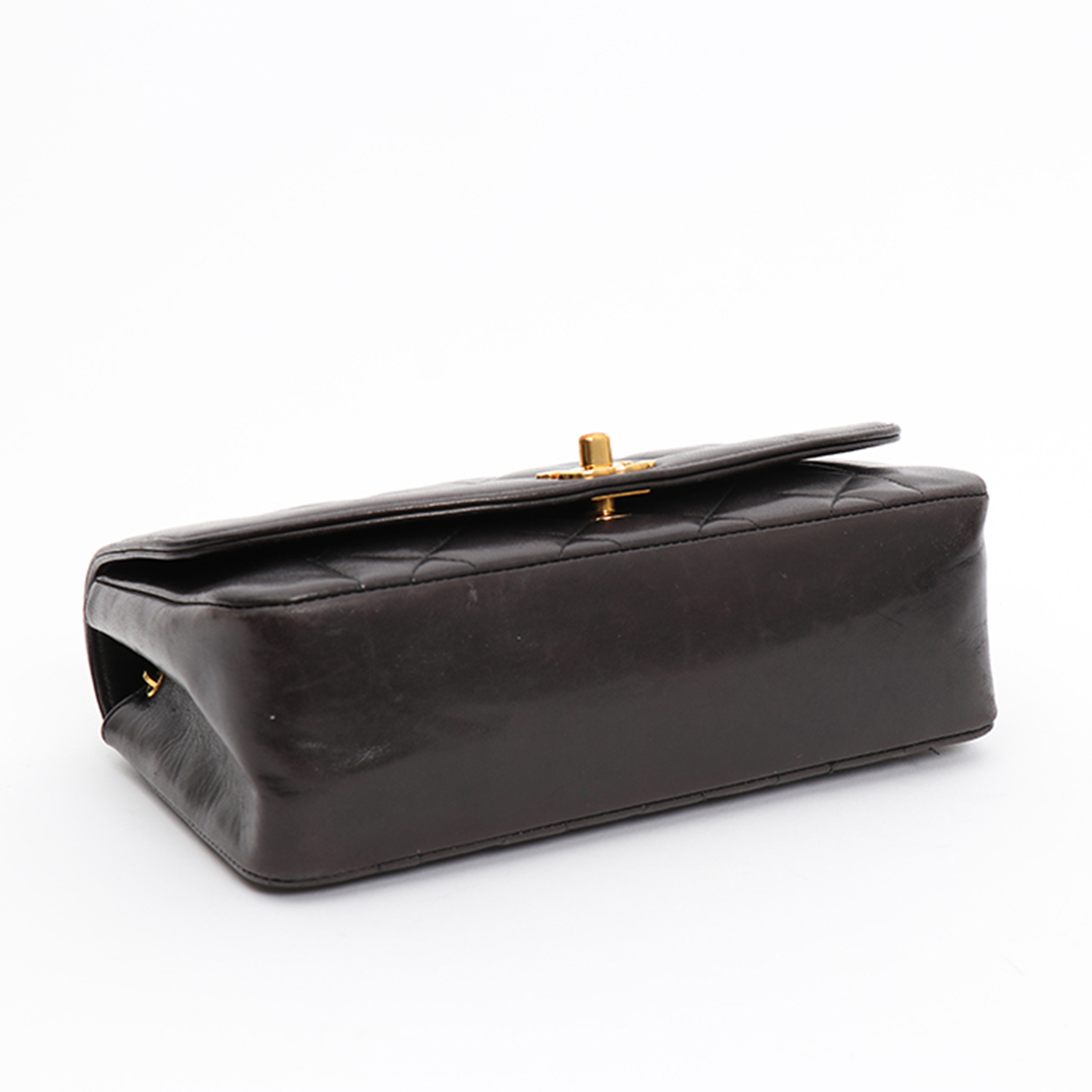 Sac bandoulière Chanel  Diana en cuir matelassé marron - Detail D4