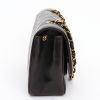 Bolso bandolera Chanel  Diana en cuero acolchado marrón - Detail D6 thumbnail