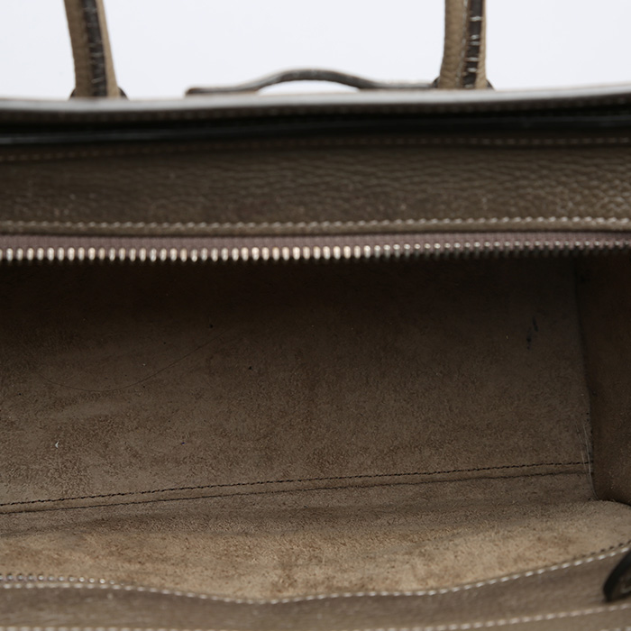 Bolso bandolera Celine  Luggage Nano modelo pequeño  en cuero color topo - Detail D2