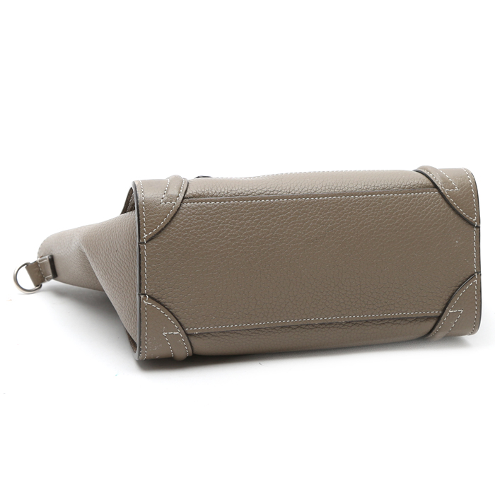 Bolso bandolera Celine  Luggage Nano modelo pequeño  en cuero color topo - Detail D4