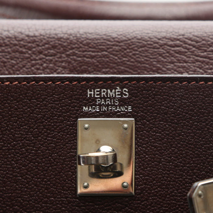 Sac à main Hermès  Kelly 25 cm en chevre bordeaux - Detail D3