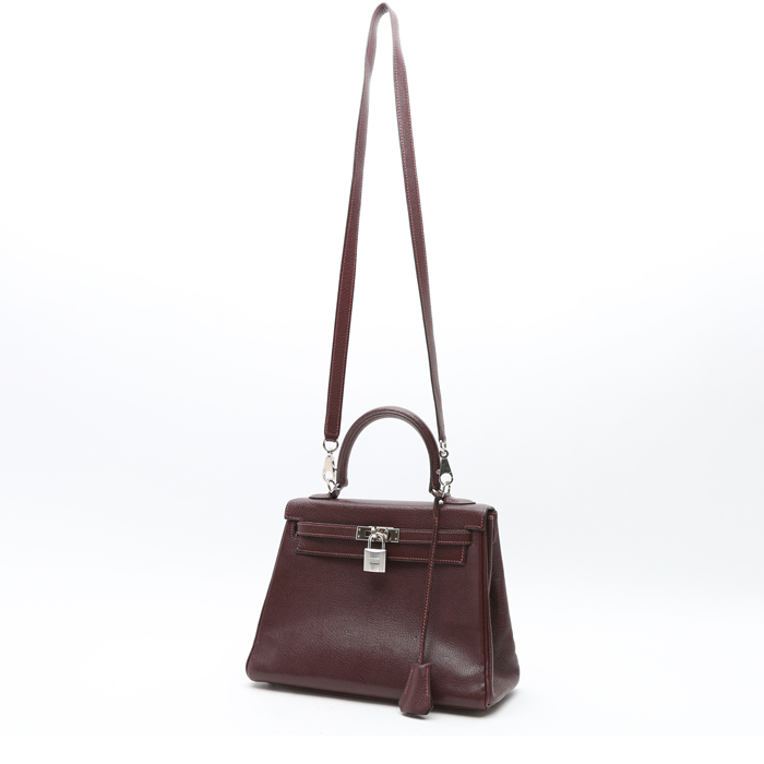 Sac à main Hermès  Kelly 25 cm en chevre bordeaux - Detail D9