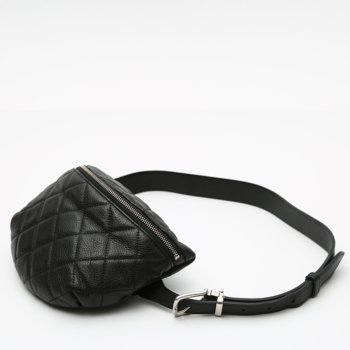 Pochette-ceinture Chanel Pochette ceinture en cuir grainé matelassé noir - Detail D8