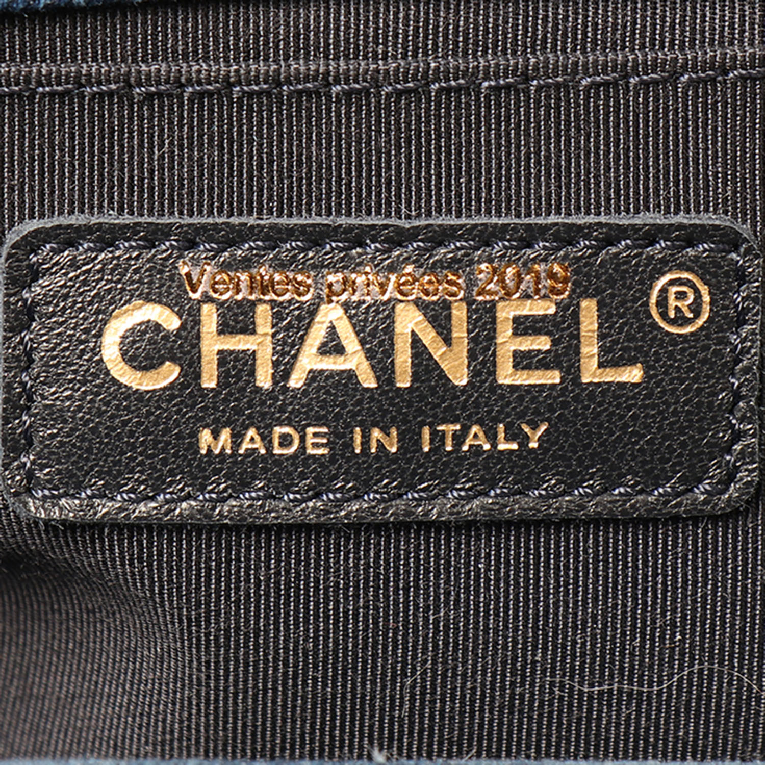Chanel Boy shoulder bag in blue denim canvas - Detail D3