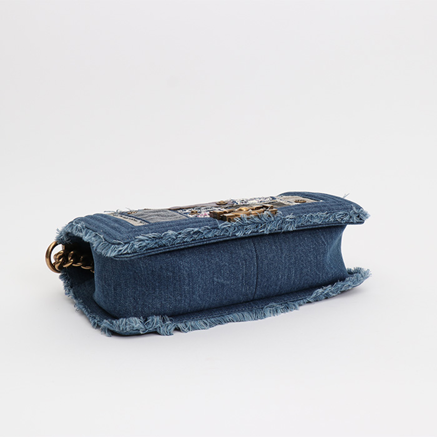 Sac bandoulière Chanel  Boy en toile denim bleue - Detail D4