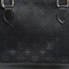 Clutch de noche Louis Vuitton  Alma en lona Monogram negra - Detail D1 thumbnail