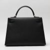 Bolso de mano Hermès  Kelly 32 cm en cuero epsom negro - Detail D8 thumbnail
