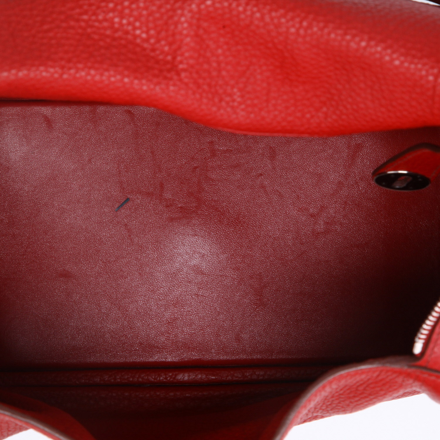 Bolso de mano Hermès  Lindy 26 cm en cuero togo rojo - Detail D8