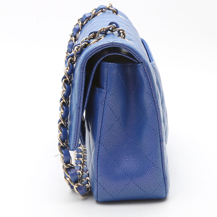 Chanel Timeless Classic handbag in blue quilted grained leather - Detail D5