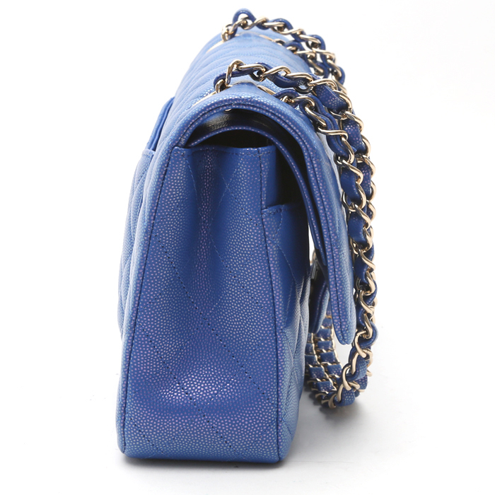 Chanel Timeless Classic handbag in blue quilted grained leather - Detail D6