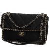 Bolso de mano Chanel  Timeless Jumbo en satén negro - 00pp thumbnail