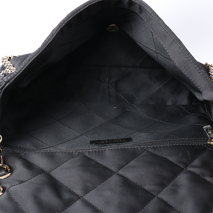Borsa Chanel  Timeless Jumbo in raso nero - Detail D2