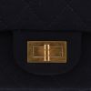 Chanel  Chanel 2.55 handbag  in navy blue jersey - Detail D1 thumbnail