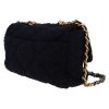 Sac bandoulière Chanel  19 grand modèle  en toile jersey bleu-marine - Detail D5 thumbnail