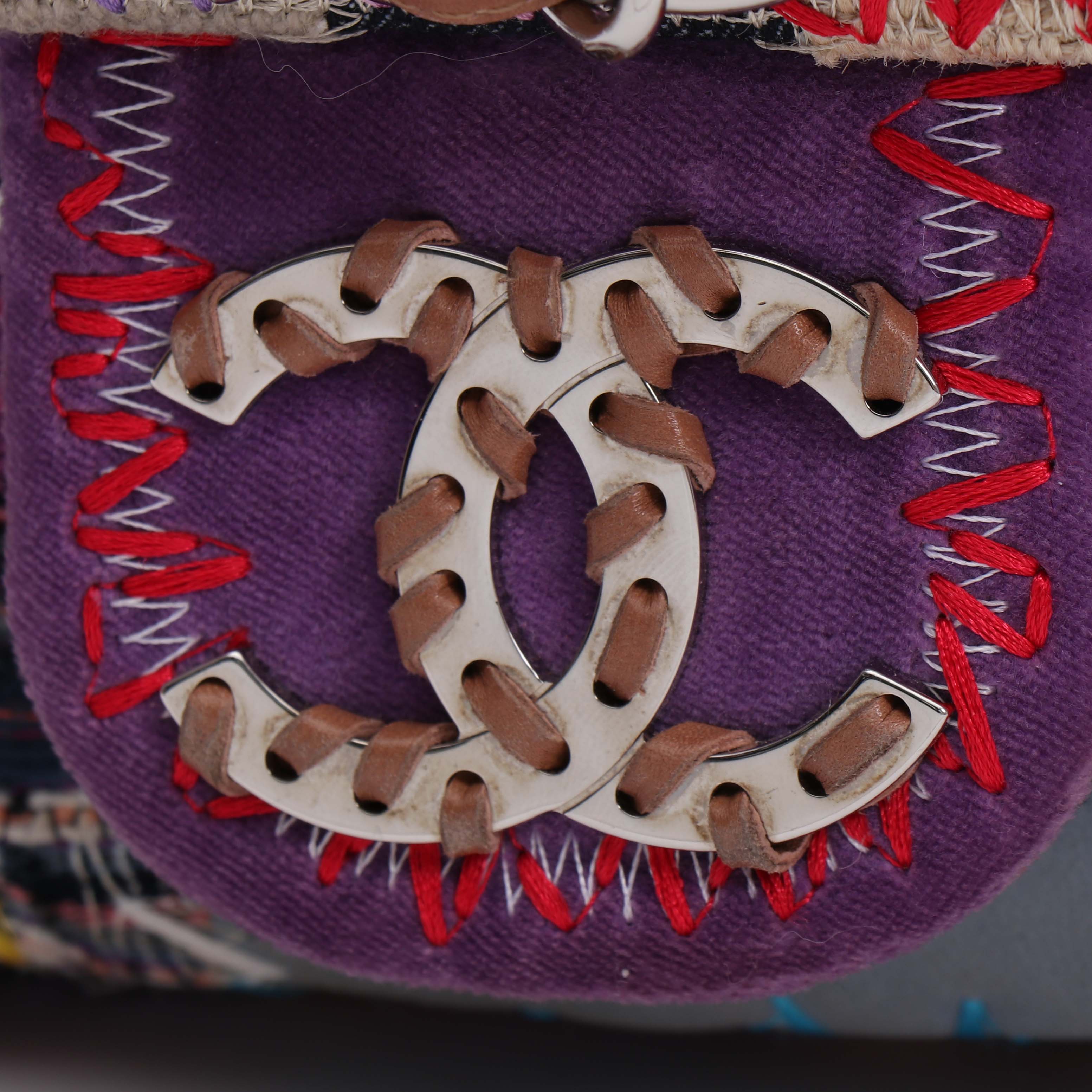 Chanel  Timeless Jumbo handbag  in multicolor canvas - Detail D1