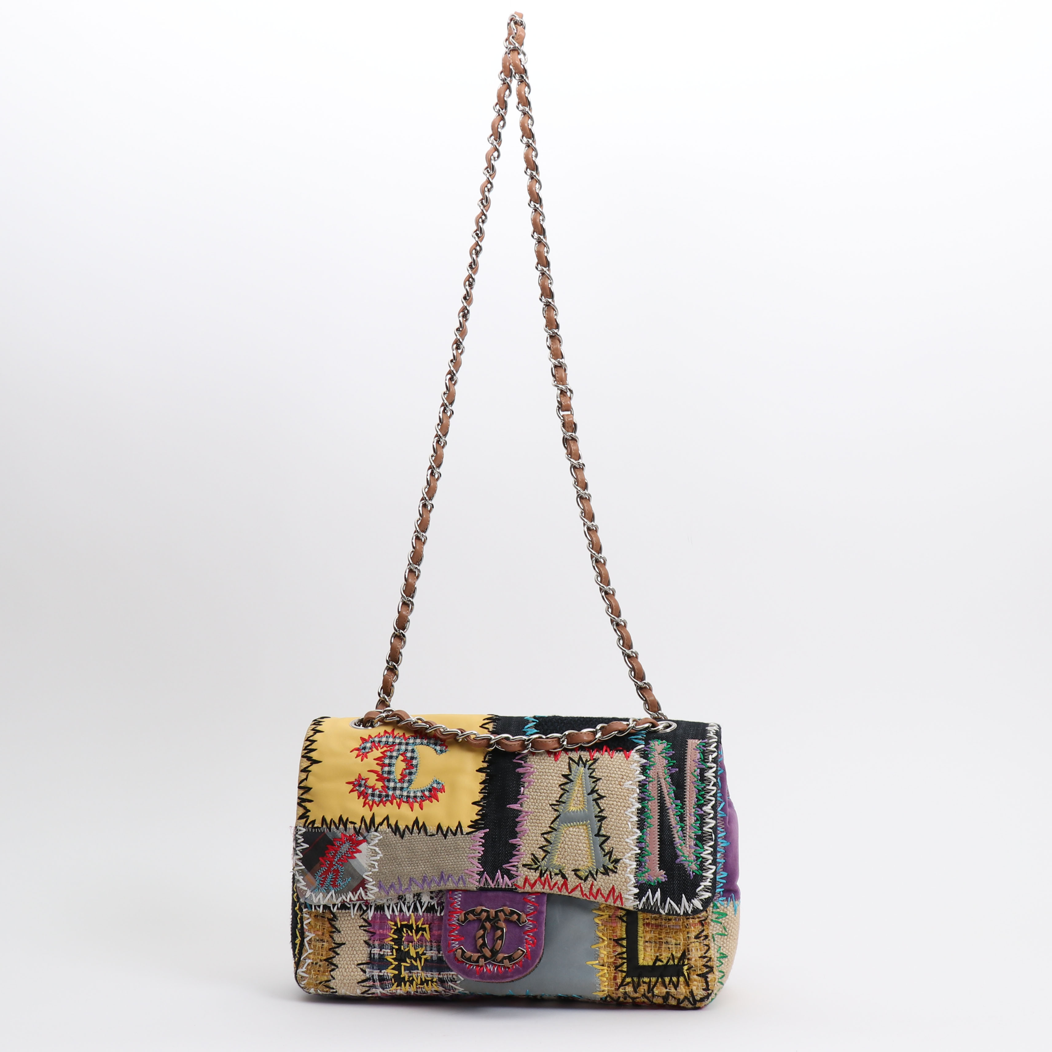 Bolso de mano Chanel  Timeless Jumbo en lona multicolor - Detail D8