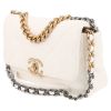 Chanel  19 shoulder bag  in white quilted leather - Detail D3 thumbnail