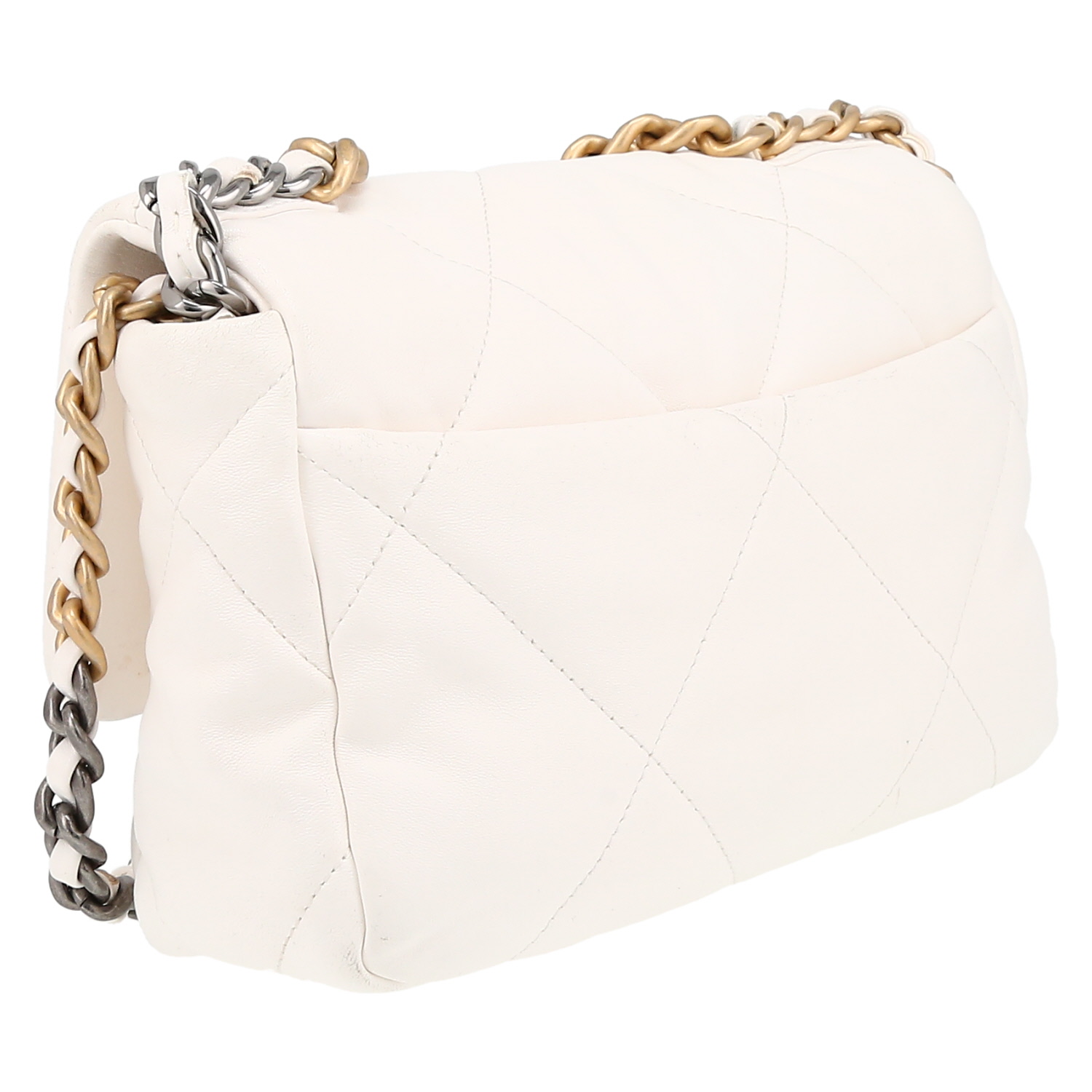 Sac bandoulière Chanel 19 en cuir matelassé blanc - Detail D6