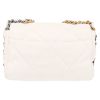 Chanel  19 shoulder bag  in white quilted leather - Detail D7 thumbnail