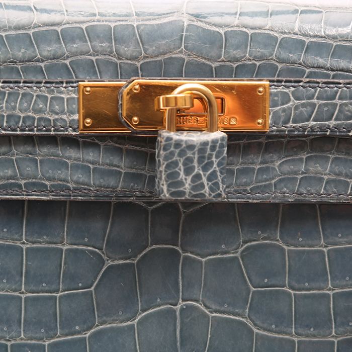 Borsa Hermès  Kelly 28 cm in coccodrillo marino blu - Detail D1