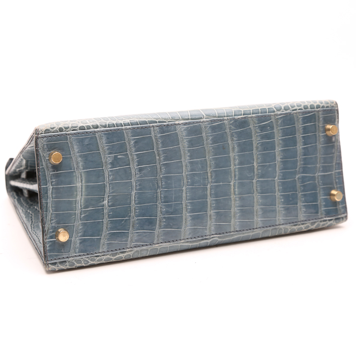 Hermès  Kelly 28 cm handbag  in blue jean porosus crocodile - Detail D5