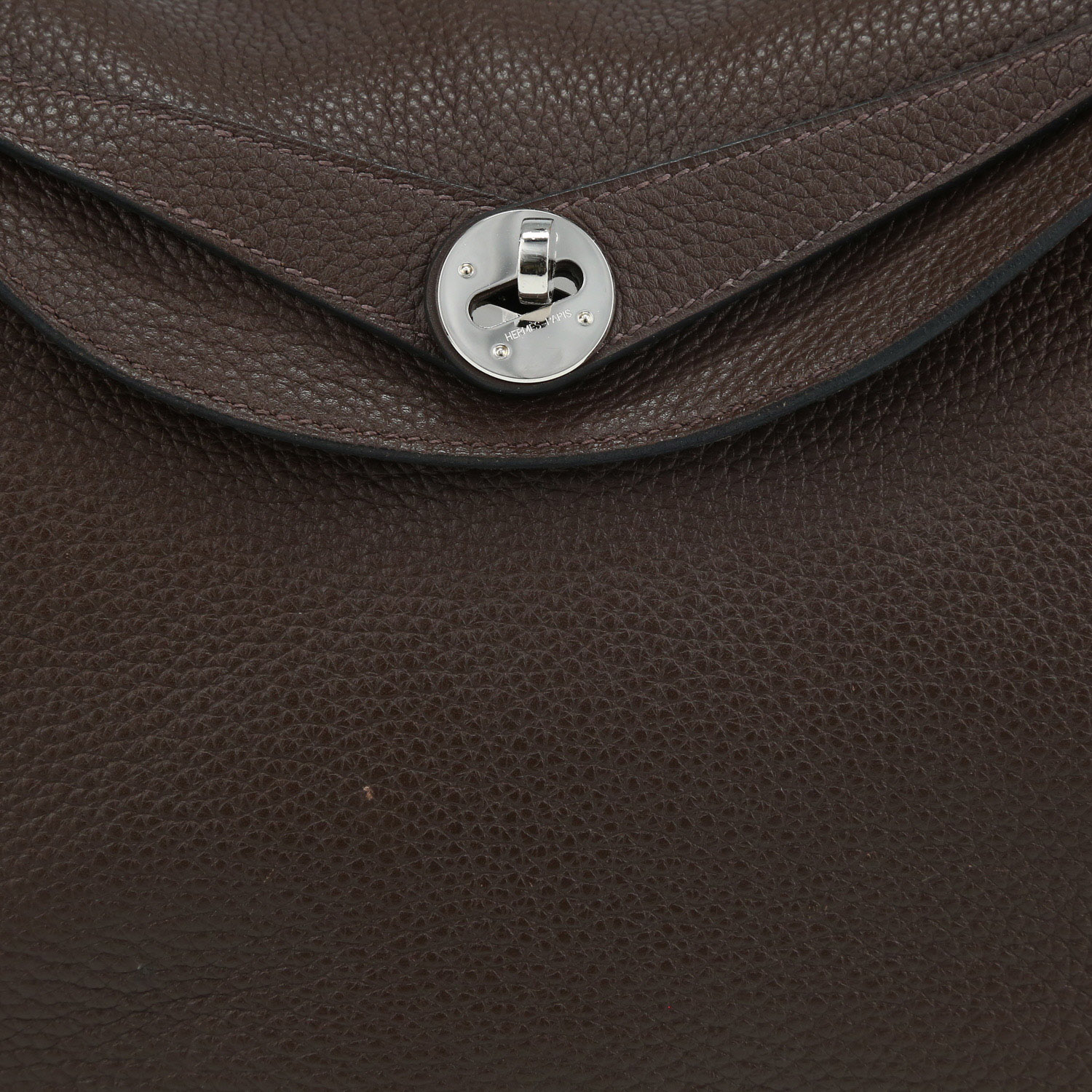 Hermès  Lindy 30 cm handbag  in brown togo leather - Detail D1
