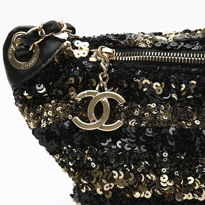 Pochette-ceinture Chanel Pochette ceinture en sequin noir et doré et cuir noir - Detail D1