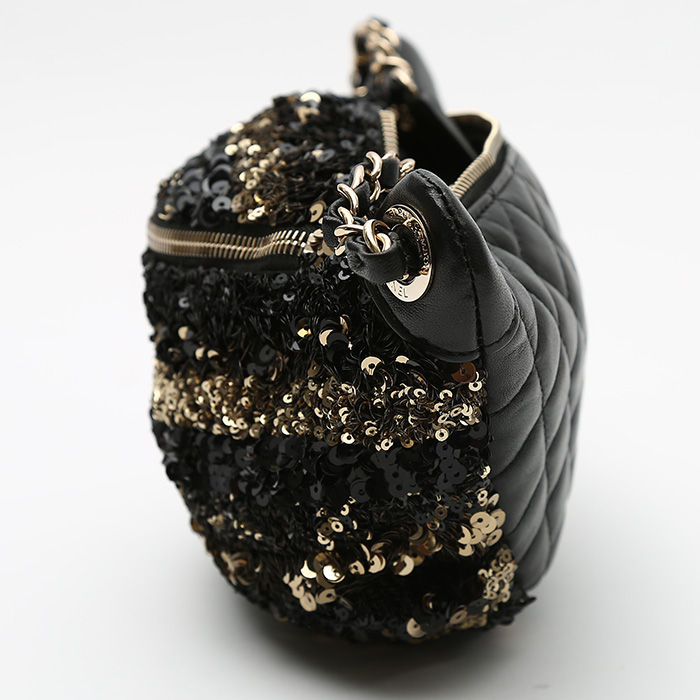 Chanel Pochette ceinture clutch-belt in black and gold paillette and black leather - Detail D5