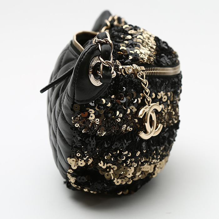 Pochette-ceinture Chanel Pochette ceinture en sequin noir et doré et cuir noir - Detail D6