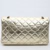 Chanel  Chanel 2.55 handbag  in gold quilted leather - Detail D7 thumbnail