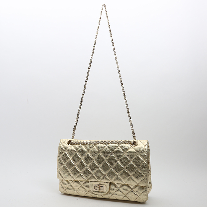 Bolso de mano Chanel  Chanel 2.55 en cuero acolchado dorado - Detail D8