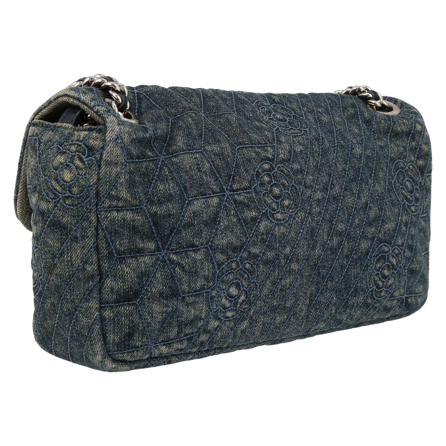 Chanel  Timeless handbag  in blue denim canvas - Detail D6